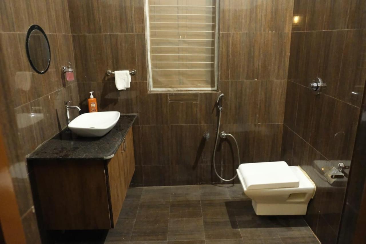 Hotel Ashirwad Dźunagadh Zewnętrze zdjęcie